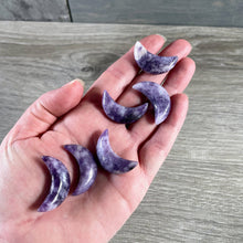 Load image into Gallery viewer, Gemstone Moons Assorted – 1 Inch Crescent Moon Carvings Assorted