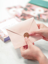 Load image into Gallery viewer, Fully Booked Studio Note Card Set with Matching Wax Seals - Bookish